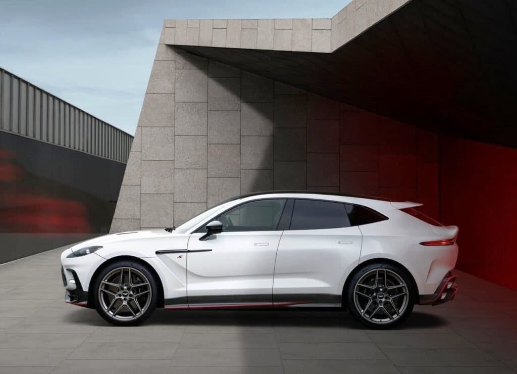 Aston Martin DBX S 2026 - foto 1