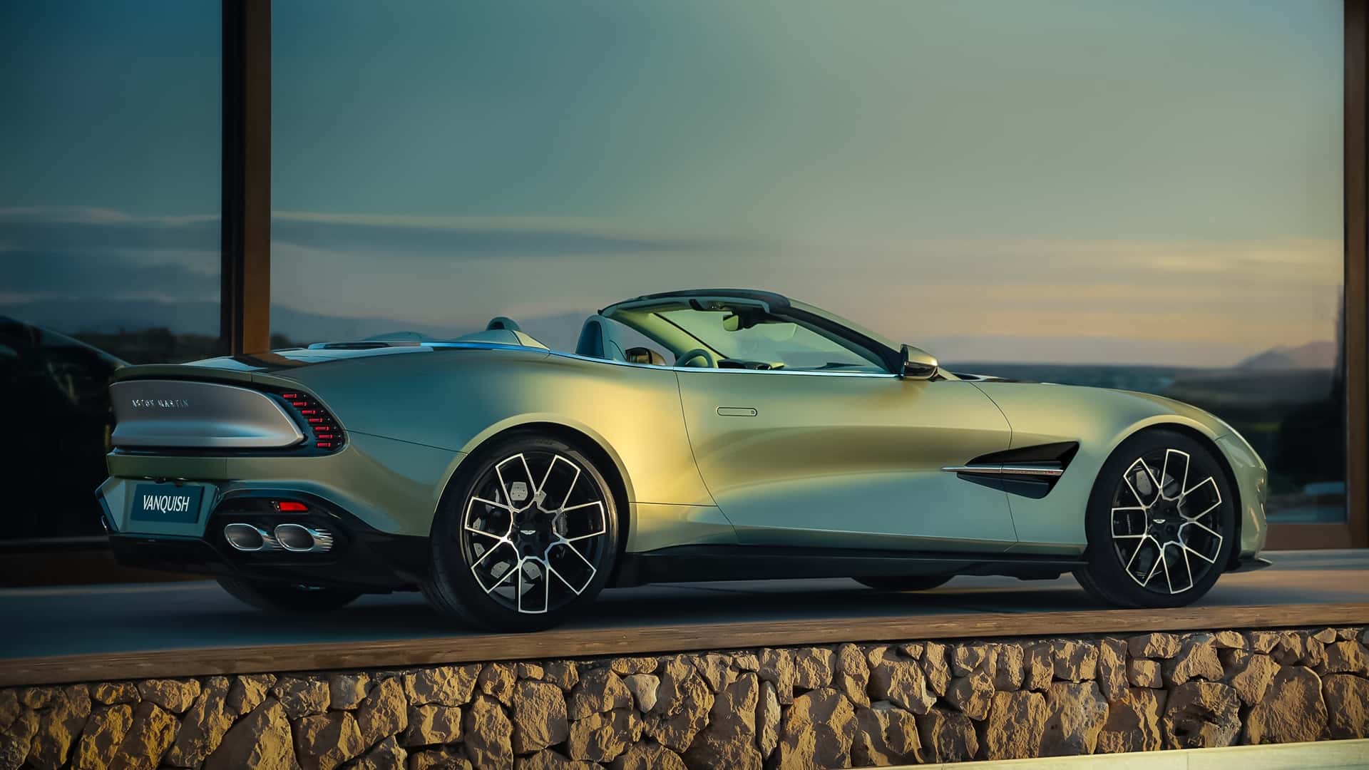 Aston Martin Vanquish