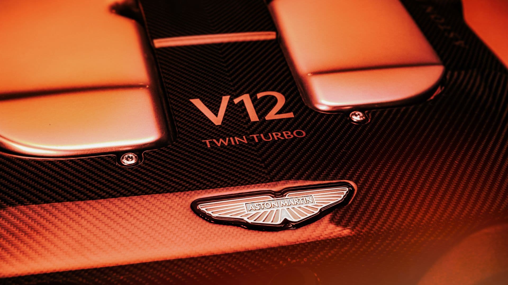 Aston Martin Vanquish V12 2025 - foto 1