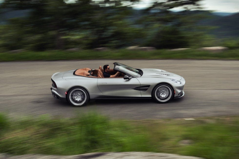 Aston Martin Vanquish Volante 2026 - foto 1